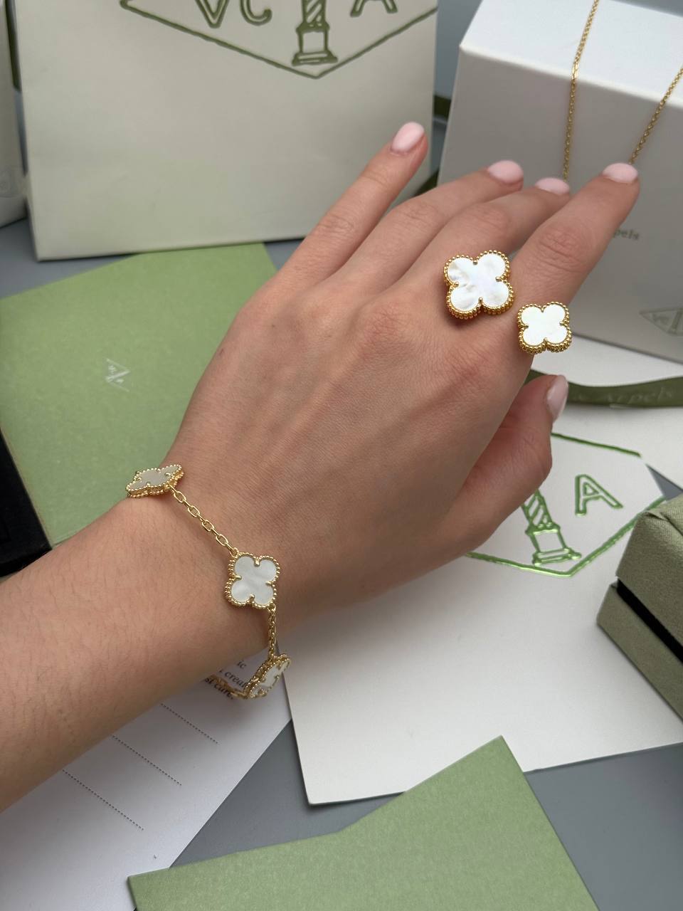 Браслет Van Cleef LUX-126908 фото Браслет Van Cleef Артикул LUX-126908