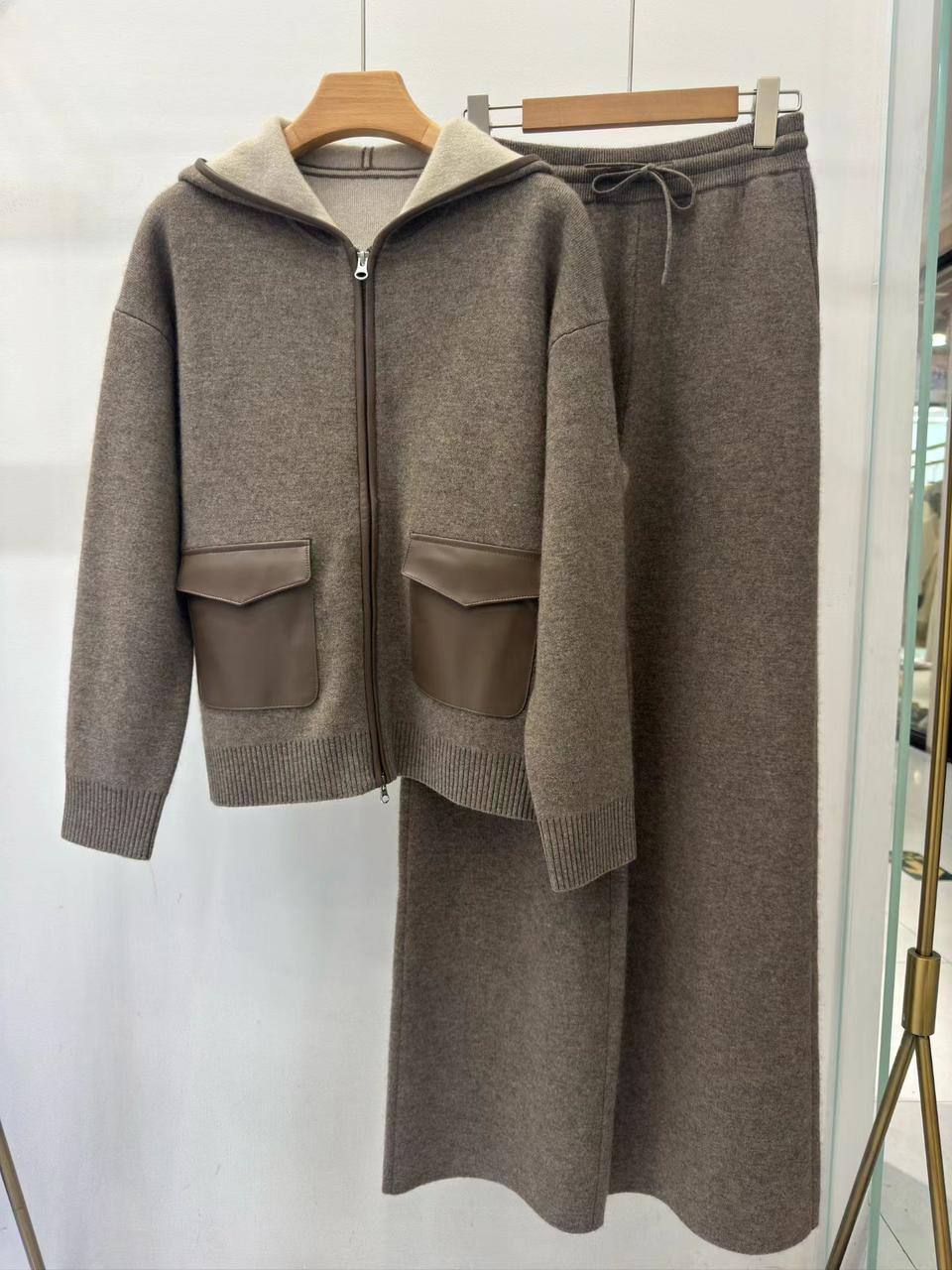 Костюм спортивный LUX-126912 фото Костюм спортивный Артикул LUX-126912