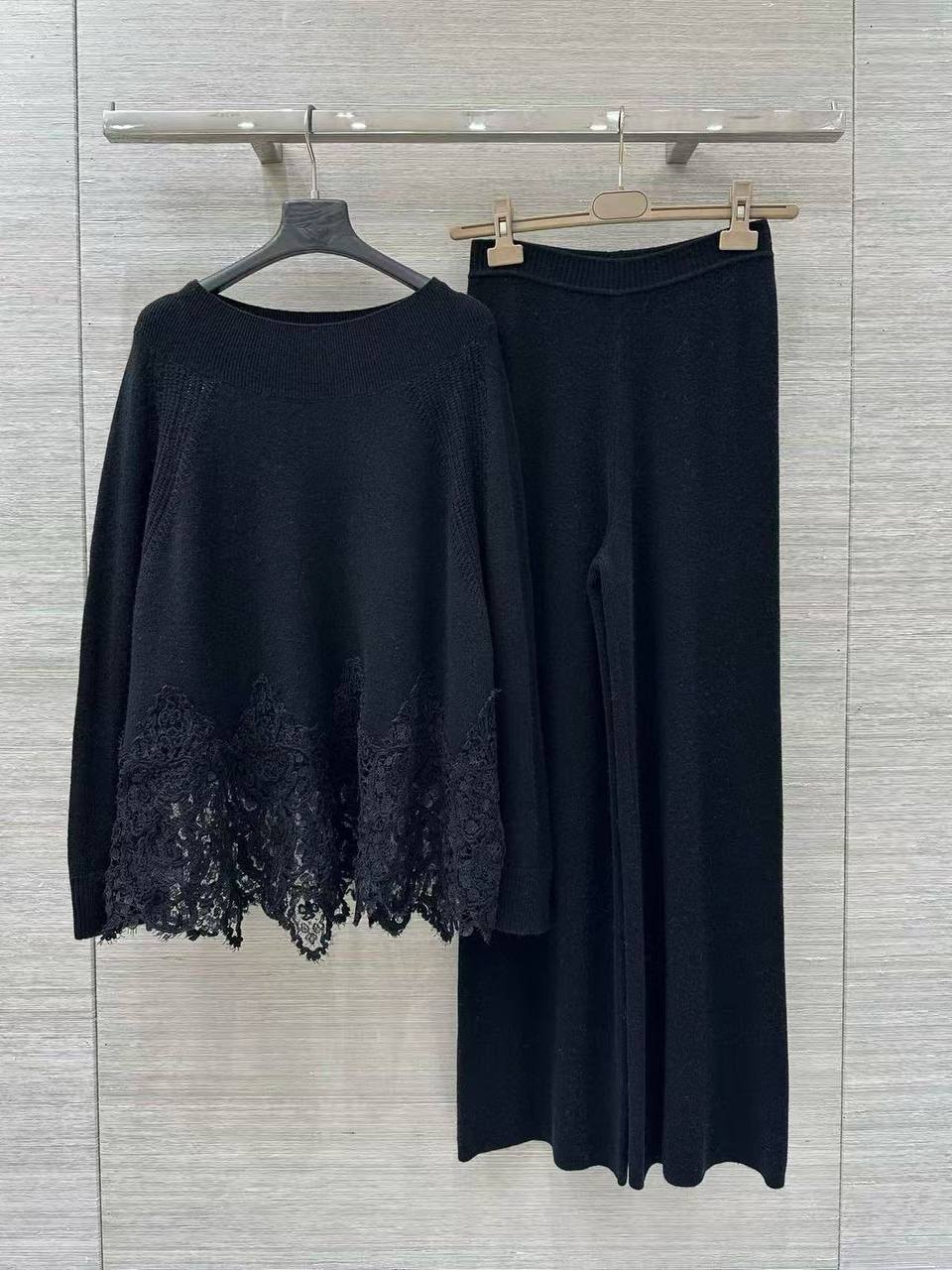 Костюм женский Ermanno Scervino LUX-126936 фото Костюм женский Ermanno Scervino Артикул LUX-126936