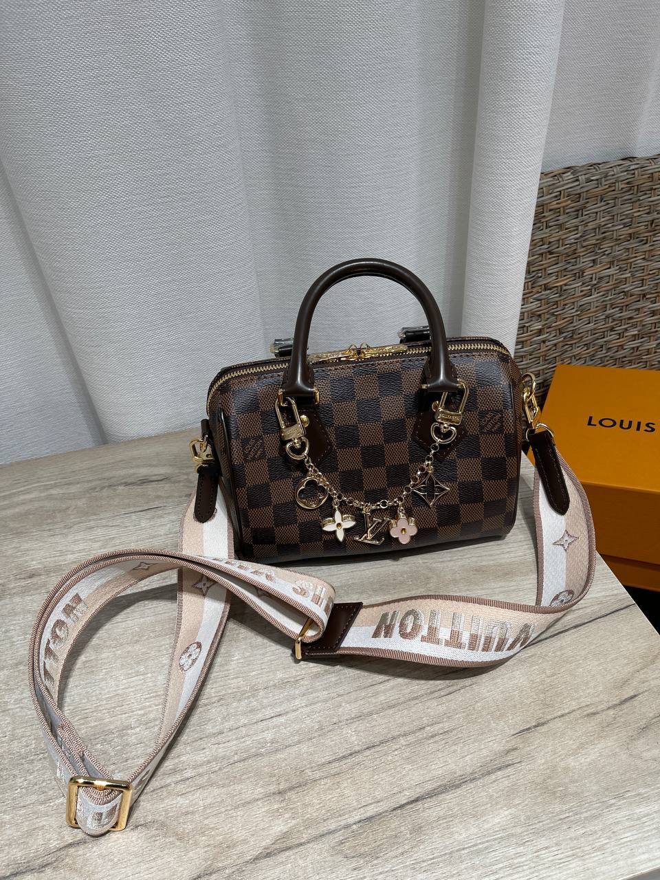 Сумка женская mini 20 см Louis Vuitton LUX-128878 фото Сумка женская mini 20 см Louis Vuitton Артикул LUX-128878
