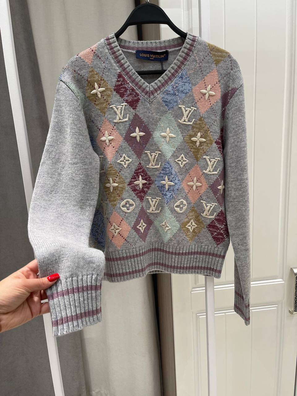 Свитер женский Louis Vuitton LUX-127152 фото Свитер женский Louis Vuitton Артикул LUX-127152