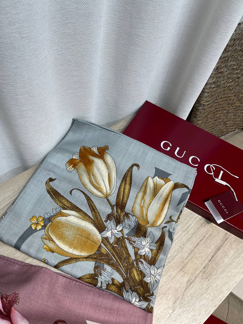 Платок Gucci LUX-130093 фото Платок Gucci Артикул LUX-130093