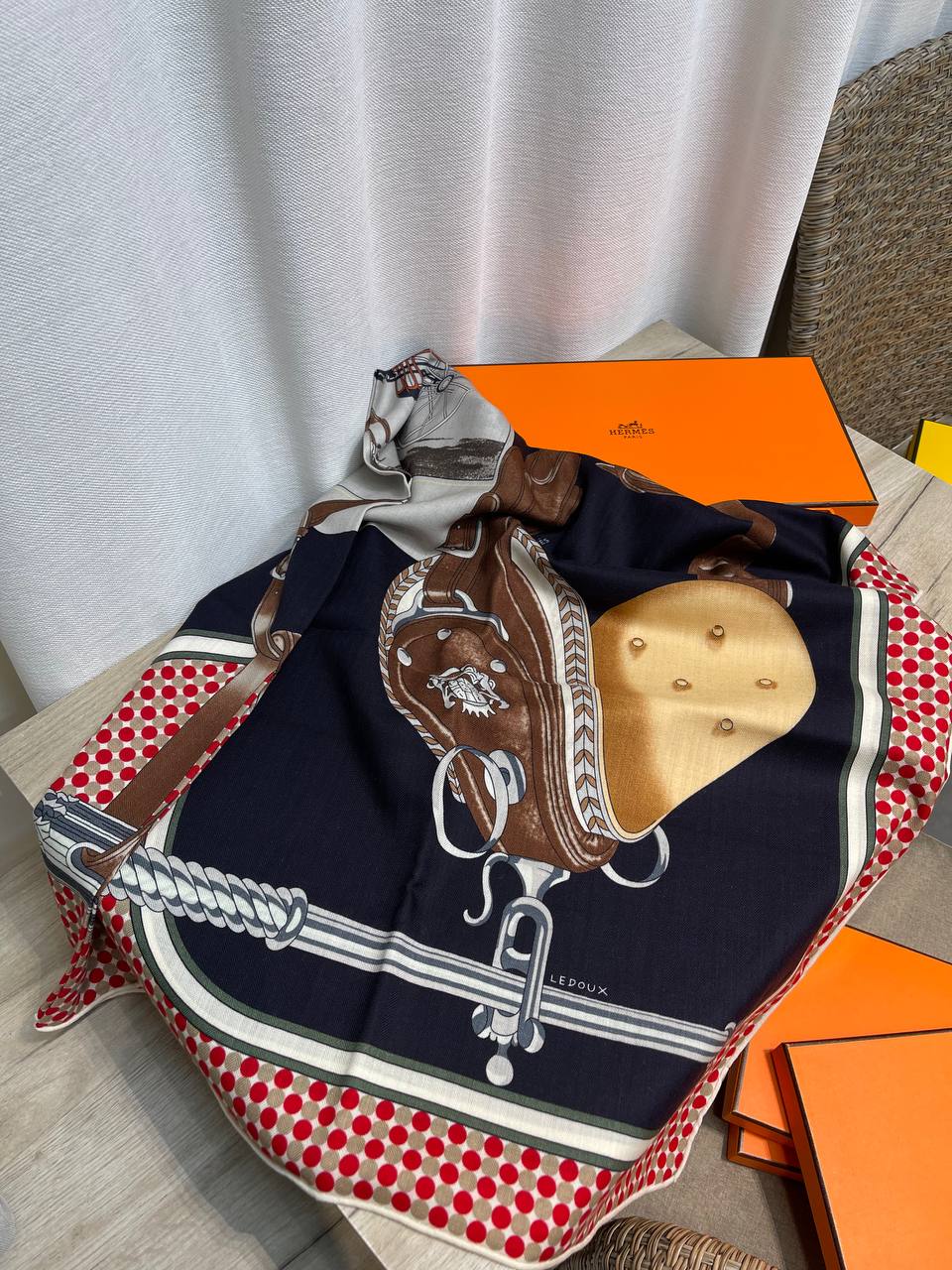 Платок Hermes LUX-130100 фото Платок Hermes Артикул LUX-130100