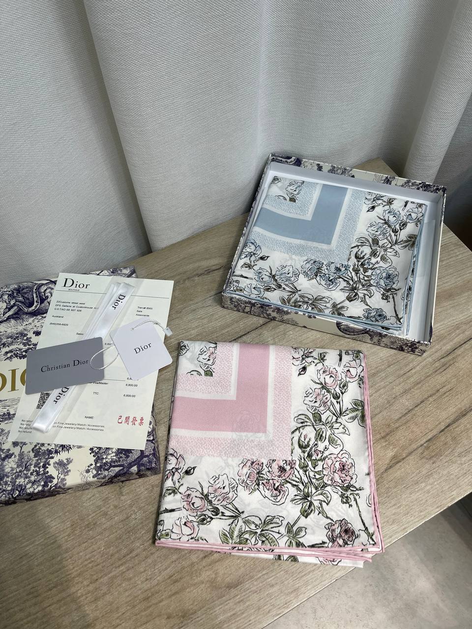 Платок Christian Dior LUX-130557 фото Платок Christian Dior Артикул LUX-130557